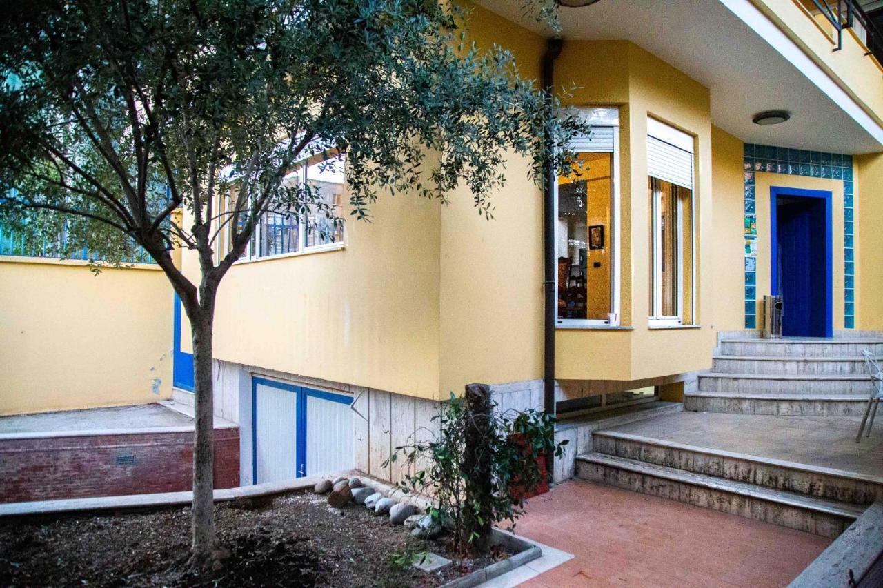 Blue Door * Tirana