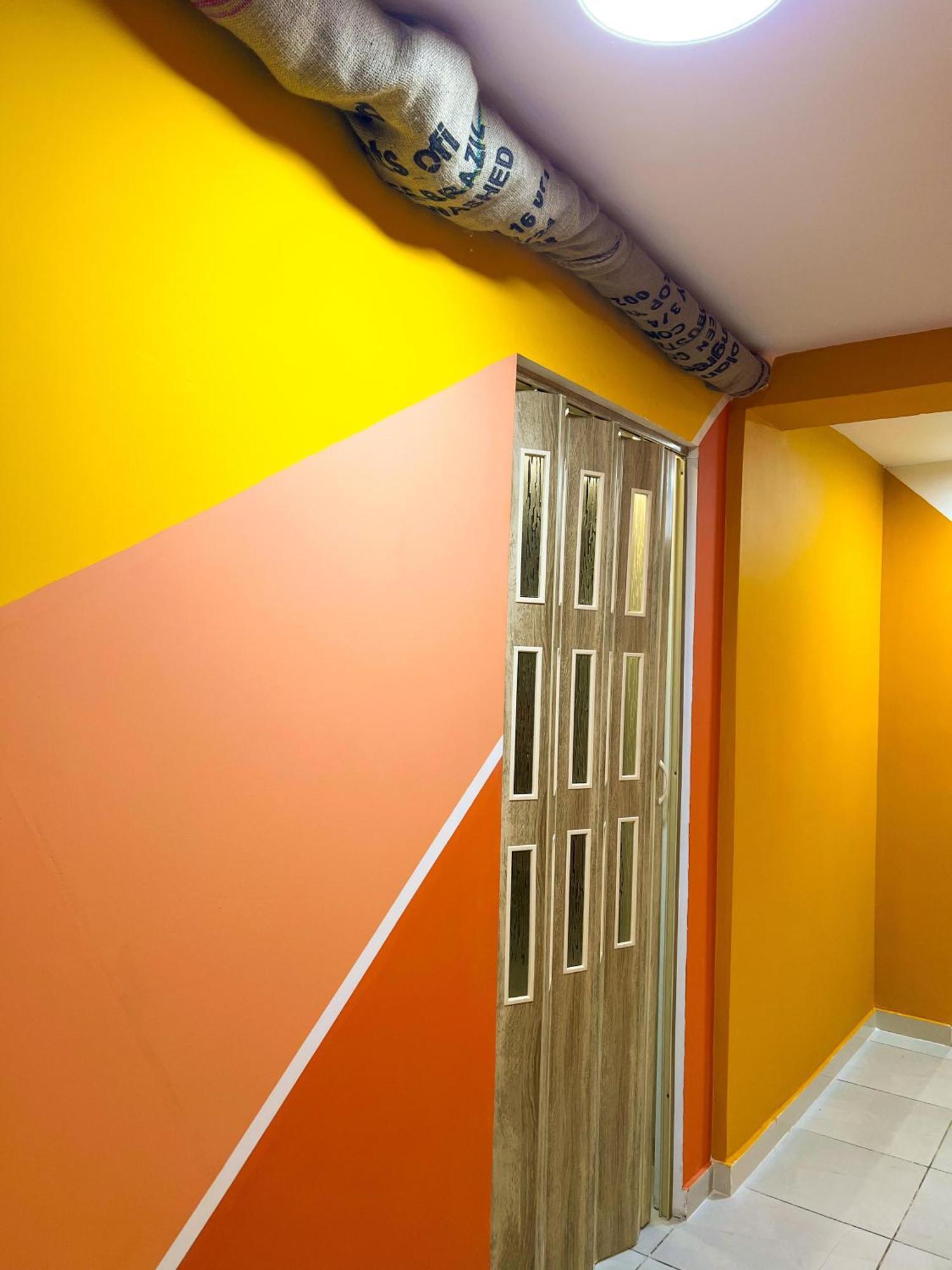 Hostel Blue Door Tirana