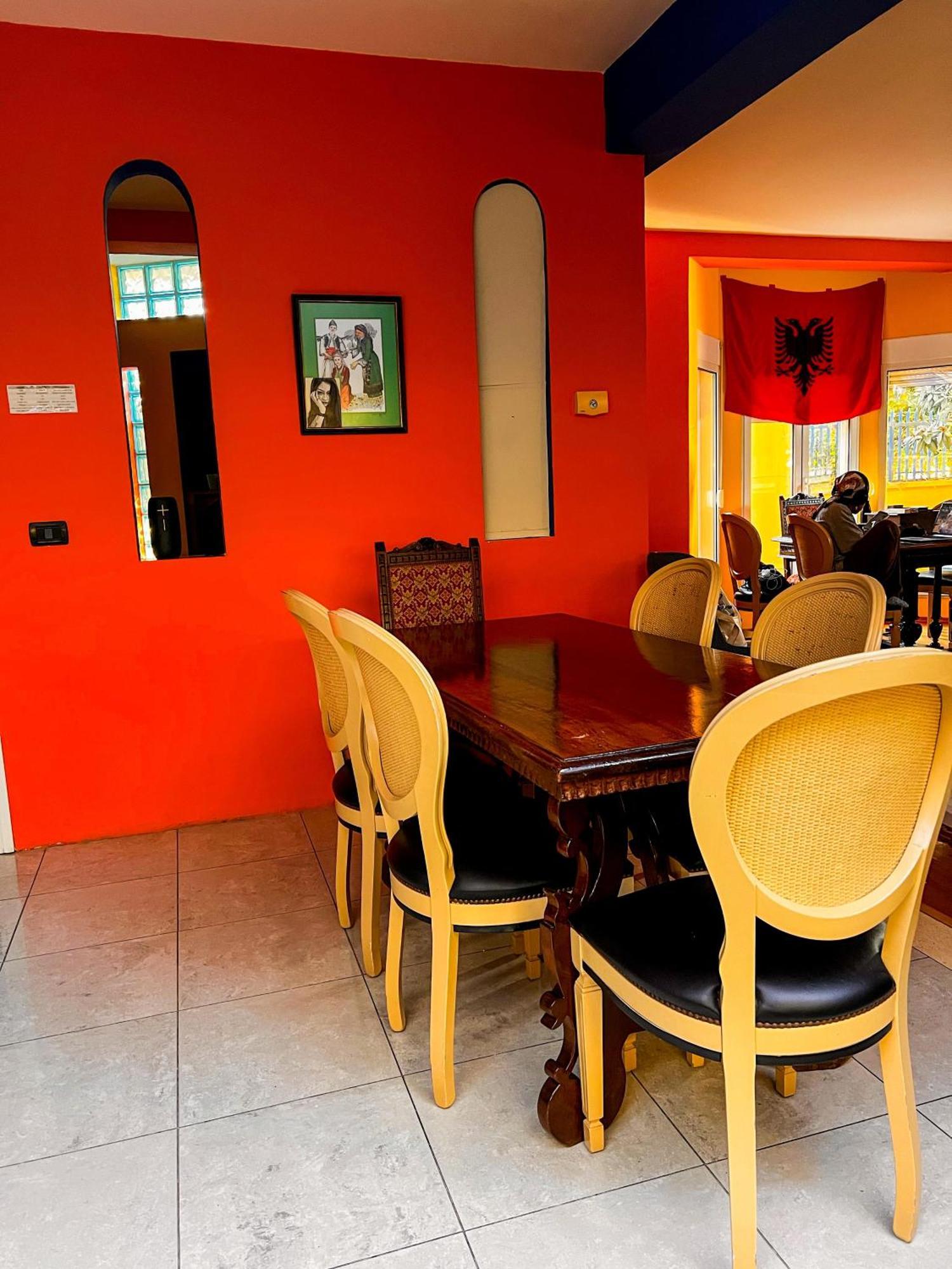 Albergue Blue Door